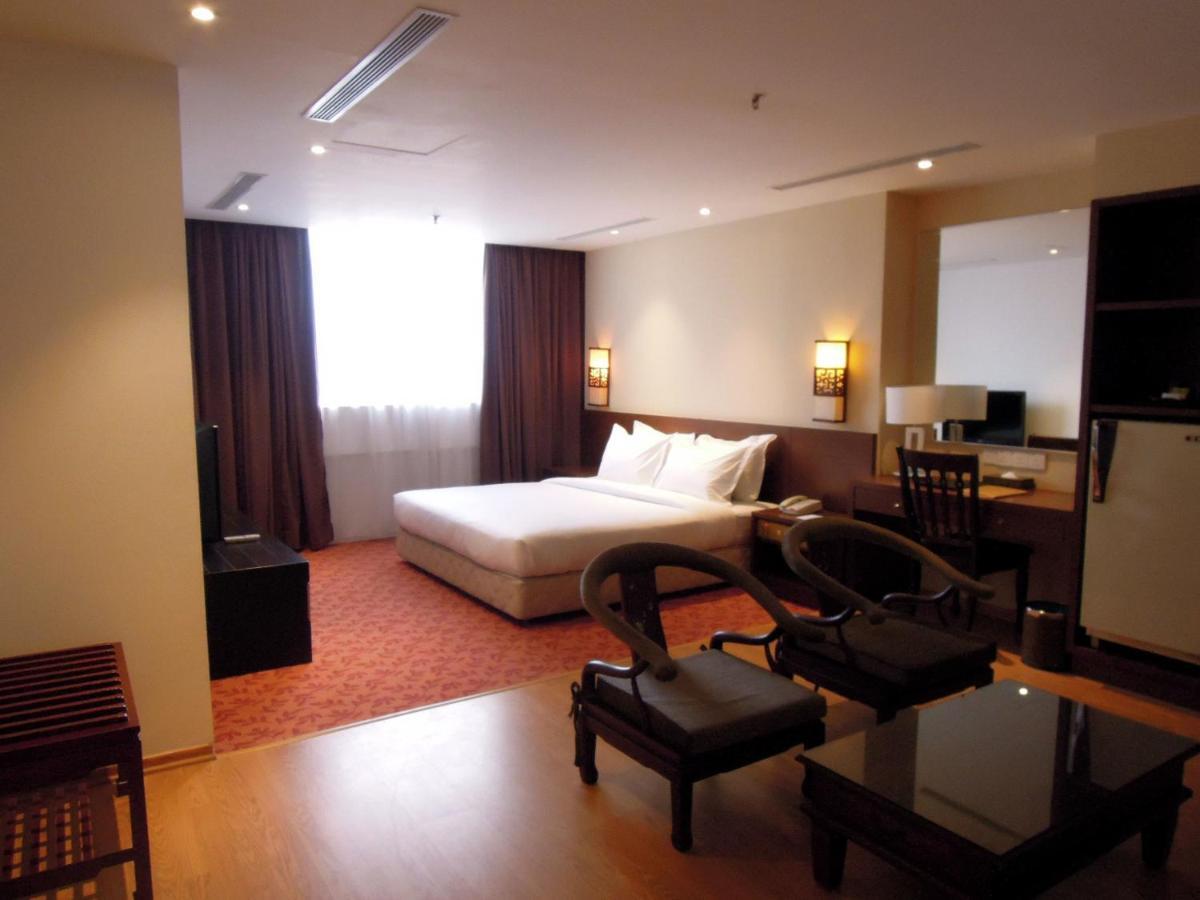 Hotel Excelsior Ίπο Δωμάτιο φωτογραφία